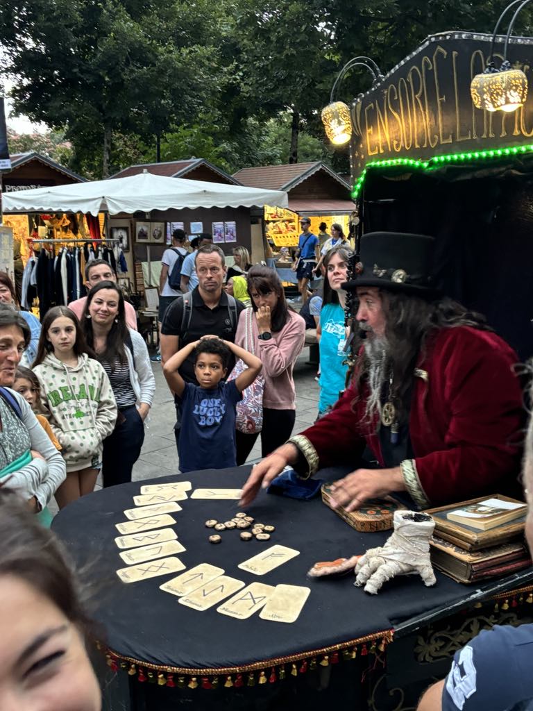 Le Professeur Moriboum devant le public